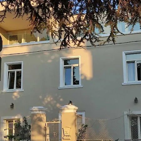 Damiani Villa *