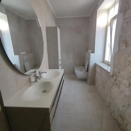 Damiani Villa *